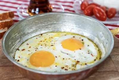 Sahanda Tereyağlı Yumurta